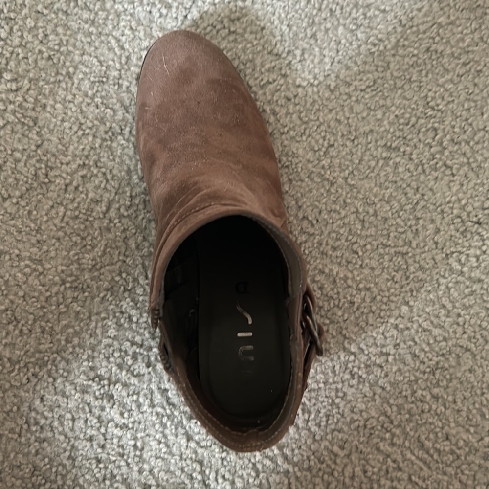 Boots - Picture 4 of 5